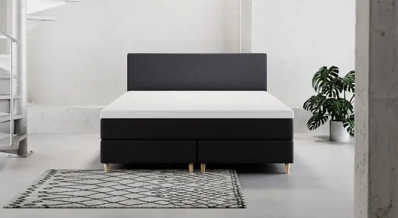 Tromsø - Komfortabel sort 200x200 seng
